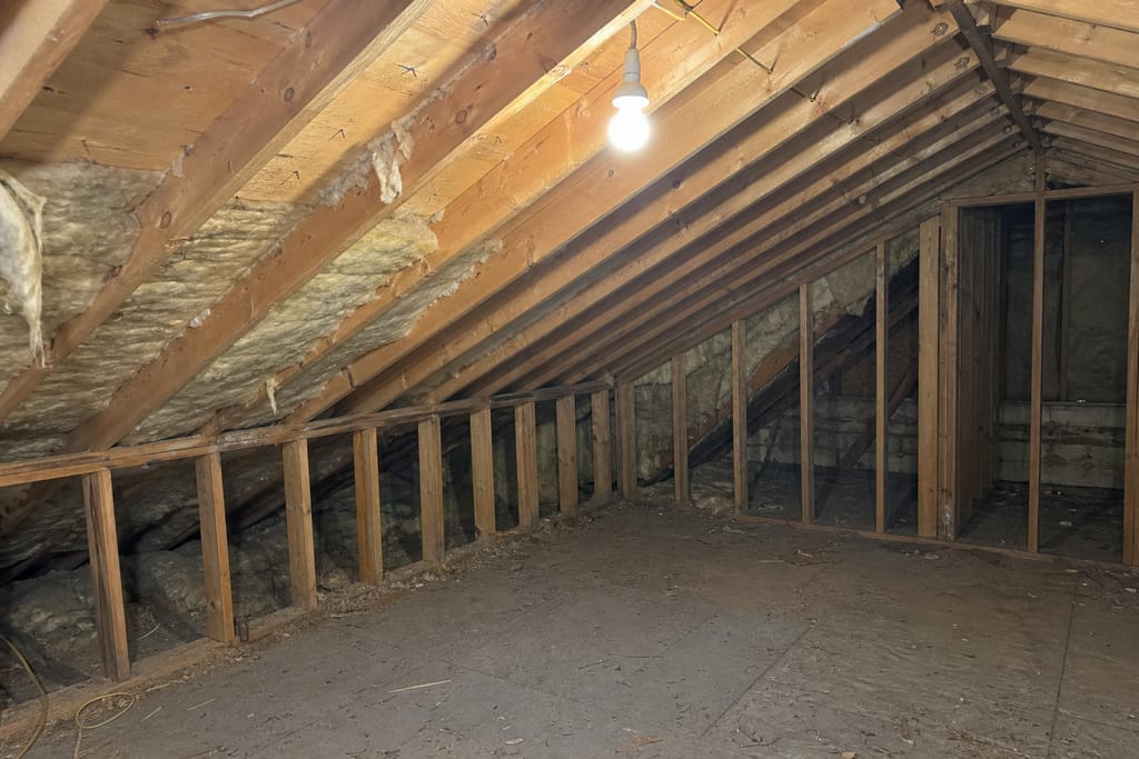 Spray Foam Insulation in Eagle, ID photo